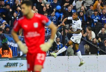 Juan Izquierdo celebra en la victoria de Liverpool sobre Defensor por la final del Torneo Intermedio 2023.Foto: Darwin Borrelli
