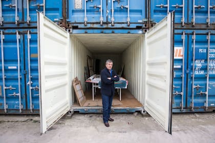 Juan Luis Basombrio tiene 400 contenedores en Don Torcuato y ahora avanza con su primer proyecto de bauleras en edificios