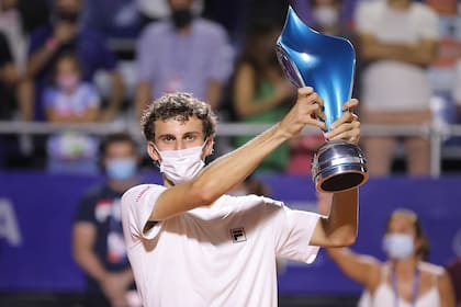 Juan Manuel Cerúndolo, sorprendente ganador del Córdoba Open 2021, todavía en tiempos de protocolo sanitario por la pandemia