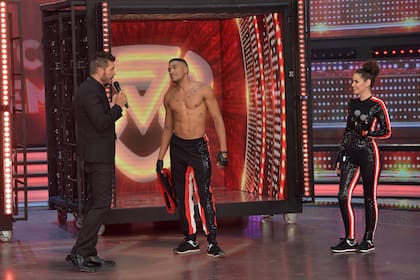 Juan Manuel Palao junto a Romina Richi en el debut de La Academia - Fuente: eltrece