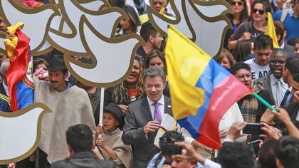 Juan Manuel Santos le dedica su premio Nobel de la Paz a "la gente que sufrió la guerra" en Colombia