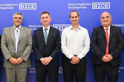 Juan Manuel Troncoso junto a otros directivos del BICE