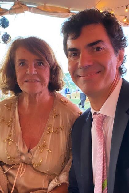 Juan Manuel Urtubey junto a su suegra.