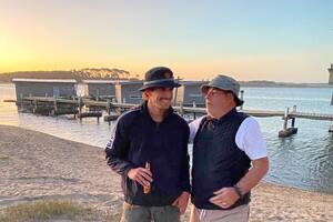 Juan Manuel y su padre Gabriel Barbot, que trabajan juntos en el emprendimiento.