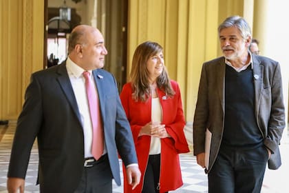 Juan Manzur, Gabriela Cerruti y Daniel Filmus