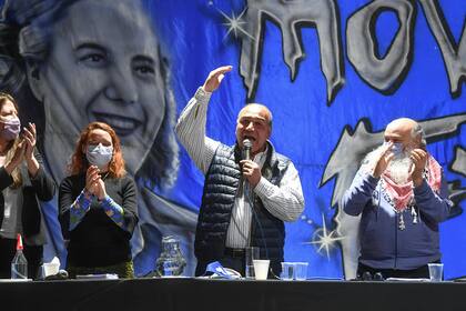 Juan Manzur junto a Emilio Pérsico. La imagen refleja el alineamiento político del Movimiento Evita.