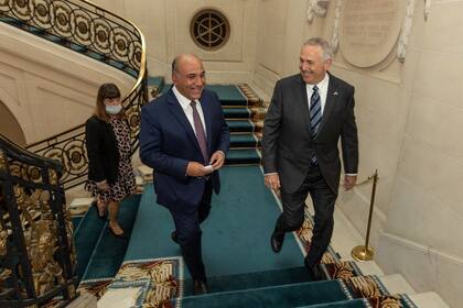 Juan Manzur se reunió con el embajador de Estados Unidos, Marc Stanley, en la sede diplomática de Palermo.