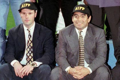 Bosman fue uno de los jugadores que en 1997 apoyó el proyecto de Diego Maradona de crear una Asociación Internacional de Futbolistas Profesionales
