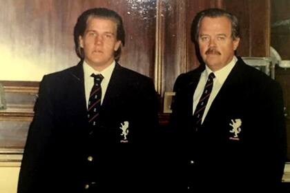 Juan Martín Campbell y Juan Antonio, en una gira a Sudáfrica en 1991, cuando el segundo presidía Buenos Aires Cricket Rugby Club.