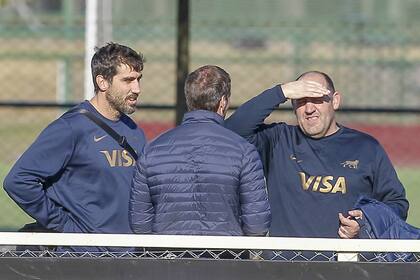 Tres símbolos históricos de los Pumas: Fernández Lobbe, Gonzalo Quesada y Mario Ledesma; el extercera línea quiere quedarse mucho tiempo en el seno del equipo nacional.