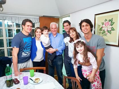 Juan Martín Lauro en uno de sus tantos reencuentros familiares en Argentina, tras largos meses en el extranjero