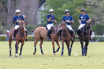 Juan Martín Nero está de regreso en La Dolfina, los Cambiaso son por primera vez compañeros como titulares en la Triple Corona y David Stirling no tuvo problemas en su hombro operado.