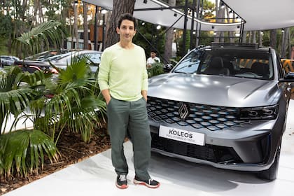 Juan Minujín elige nuevo Renault Koleos full hybrid E-tech.