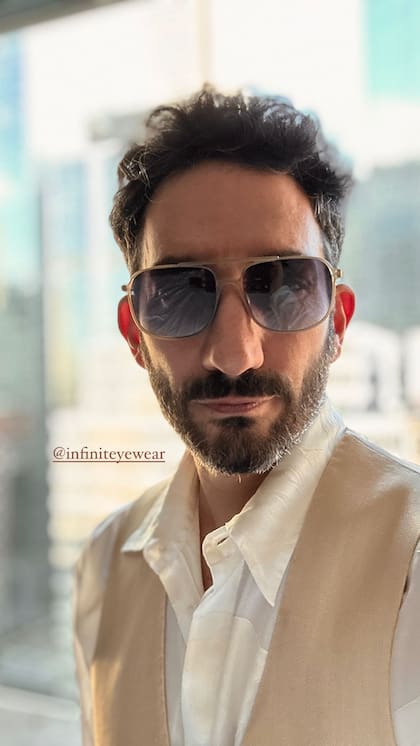 Juan Minujín fue halagado por su look en la alfombra roja