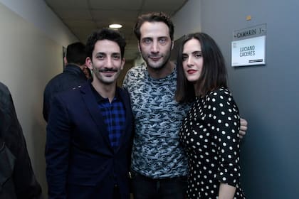 Juan Minujín y Julieta Díaz, junto a Luciano Cáceres