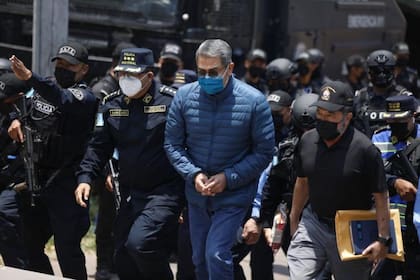 Juan Orlando Hernández fue capturado en Honduras en 2022 y hallado culpable de cargos de narcotráfico en EE.UU. en junio de 2024.