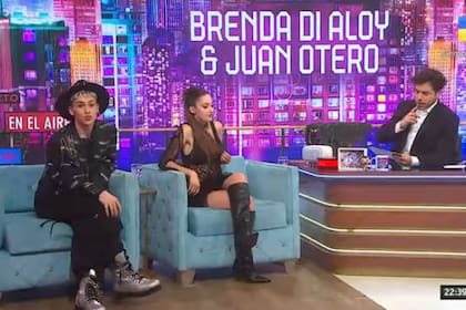 Juan Otero, el hijo de Flor Peña estuvo en Noche al Dente junto a Brenda Di Aloy, la hija de Amalia 'Yuyito' González (Foto: Captura de TV / eltrece)