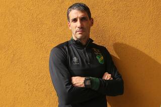 La historia de Vojvoda: la pasión por la pelota y la graduación que espera