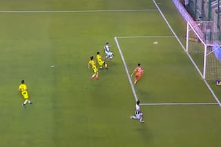 Sin arquero: el gol errado del año, una jugada increíble que lamentó Banfield