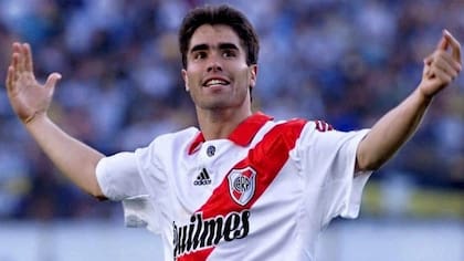 Juan Pablo Ángel debutó en 1998 con la camiseta de River