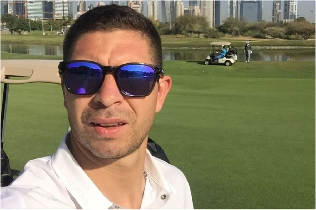 Fez parte do rebaixado time “River”, disputou a seleção argentina e hoje se dedica ao golfe.