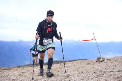 Juan Pablo Cavallero durante la carrera de 110 kilómetros del Patagonia Run en San Martín de los Andes