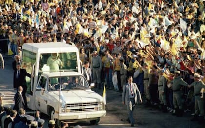 Juan Pablo II: “Sabéis muy bien que al campo, para dar su fruto, no le basta un trabajo descuidado y cansino; hay que remover la tierra con vigor, hay que abonarla y cuidarla para que dé una cosecha abundante”
