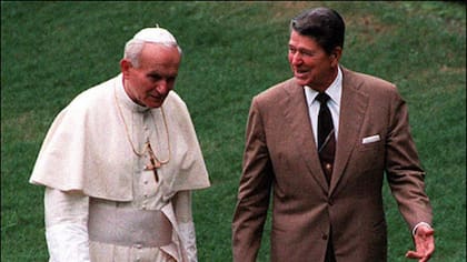 Juan Pablo II visitó la Casa Blanca, con Ronald Reagan como anfitrión
