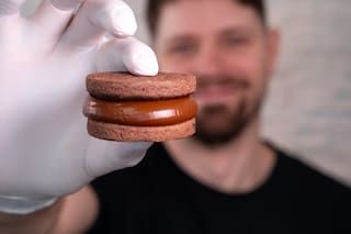 La nostalgia por los alfajores lo empujó a hacerlos y se convirtió en el primer fabricante en Núremberg