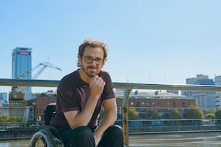 Está en silla de ruedas, pero transformó el dolor en fortaleza y hoy es comunicador y participó en El Eternauta