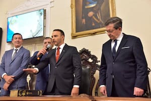 Juan Pablo Valdés juró como gobernador de Corrientes y sucederá a su hermano Gustavo