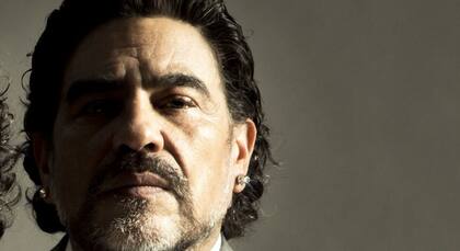 Juan Palomino interpretando a Diego Maradona