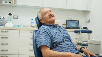 Juan Ramón Soto es mexicano, pero vive hace años en EE.UU. y va a México a hacerse los dientes