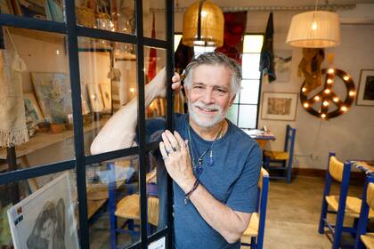 Juan Reynoso Vizcaíno y su Patio Terrero, cafe y almacén de productos orgánicos.