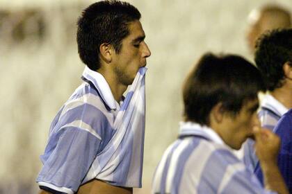 Juan Román Riquelme y Diego Quintana, tras la derrota del seleccionado argentino por 4 a 2 en el Preolímpico de Brasil 2000