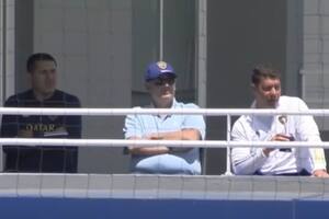 Juan Román Riquelme y Sebastián Battaglia viven días de tensión en Boca; en el centro, Ricardo Rosica, el secretario general del club