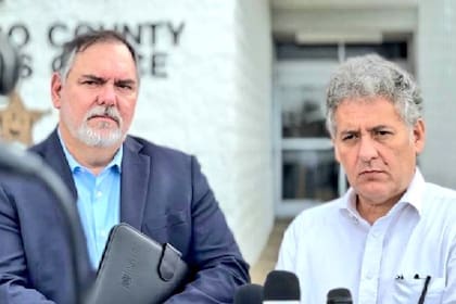 Juan Sabines Guerrero junto al abogado que defenderá al mexicano detenido en Florida bajo la ley 1718