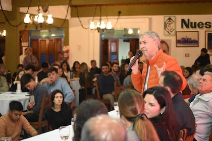 Juan Schiaretti ayer de campaña en Río Cuarto