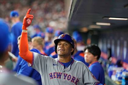 Juan Soto luego de conectar un jonrón ante los Astros de Houston, el viernes 28 de marzo