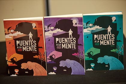 Juan Vargas Frias escribió la trilogía Puentes a la Mente y la presentó en la Feria del Libro