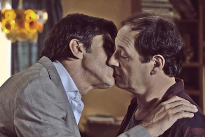 Juan y Guille, se sintieron tentados bajo la influencia del vino