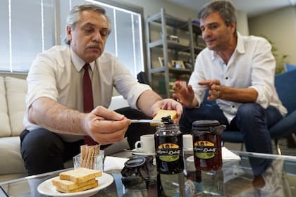 Fernández, con Zabaleta, el intendente al que el cierre de listas le dejó una interna activa en Hurlingham contra La Cámpora