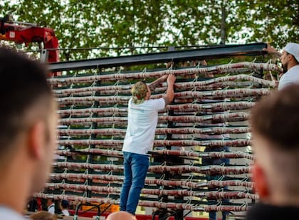 Juana Echezarreta, presidenta del Consejo de la Denominación de Origen, dijo: “Cada año ponemos todo nuestro esfuerzo con la misma pasión que tenían nuestros abuelos y queremos compartirlo con todas las familias del mundo"