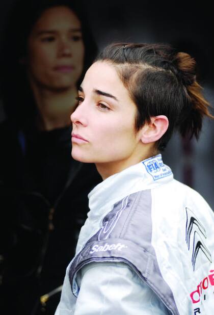 Juana, lista para participar de la co-driving experience organizada por Citröen en el Owners Club de General Rodríguez