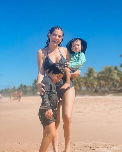 Juana Repetto con sus hijos Toribio y Belisario durante sus vacaciones en Brasil