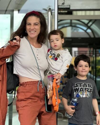 Juana Repetto junto a sus hijos en plenas vacaciones