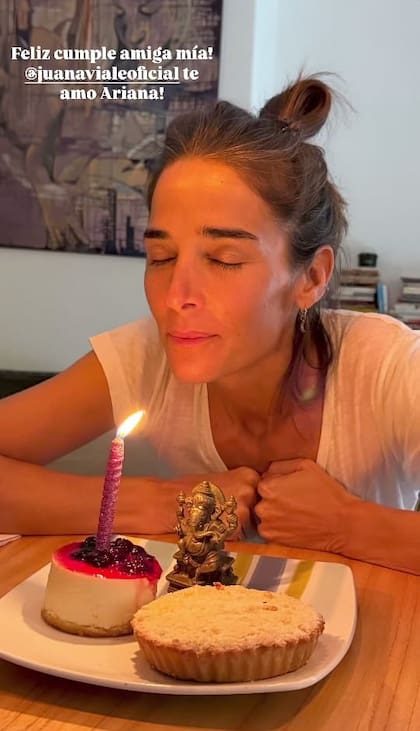 Juana Viale celebró sus 43 años