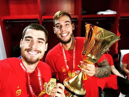 Juancho Hernangómez nunca pensó en convertirse en actor, nació en una familia de basquetbolistas y su cabeza siempre ha estado en el triunfo en las duelas; fue su hermana quien lo convenció de participar en Garra, la película de Netflix