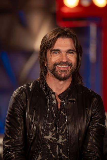 Juanes abrió su corazón en el episodio de Más que titulares, que fue publicado el pasado 12 de agosto. Allí contó como lo que sufrió su hermana moldeó tanto su vida como la de toda su familia, además de su música