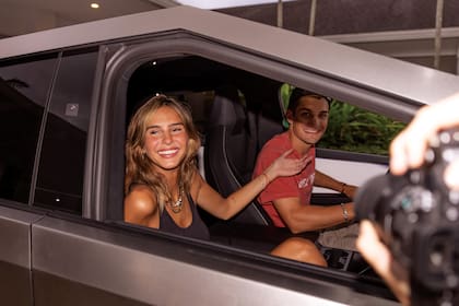 Juanita y Jeta participaron
en un video para la marca
Rocío G. en el que se ve al polista al volante y a la hija de Marcelo Tinelli como
copiloto.